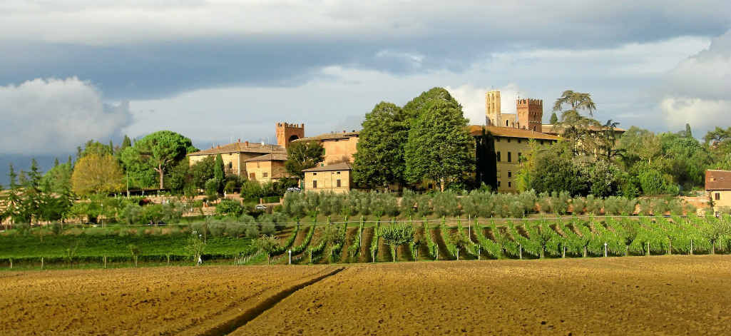 Tour guests will savour everything from the fine Italian wines and handmade chocolates, to olive oils. Tour guests will savour everything from the fine Italian wines and handmade chocolates, to olive oils.